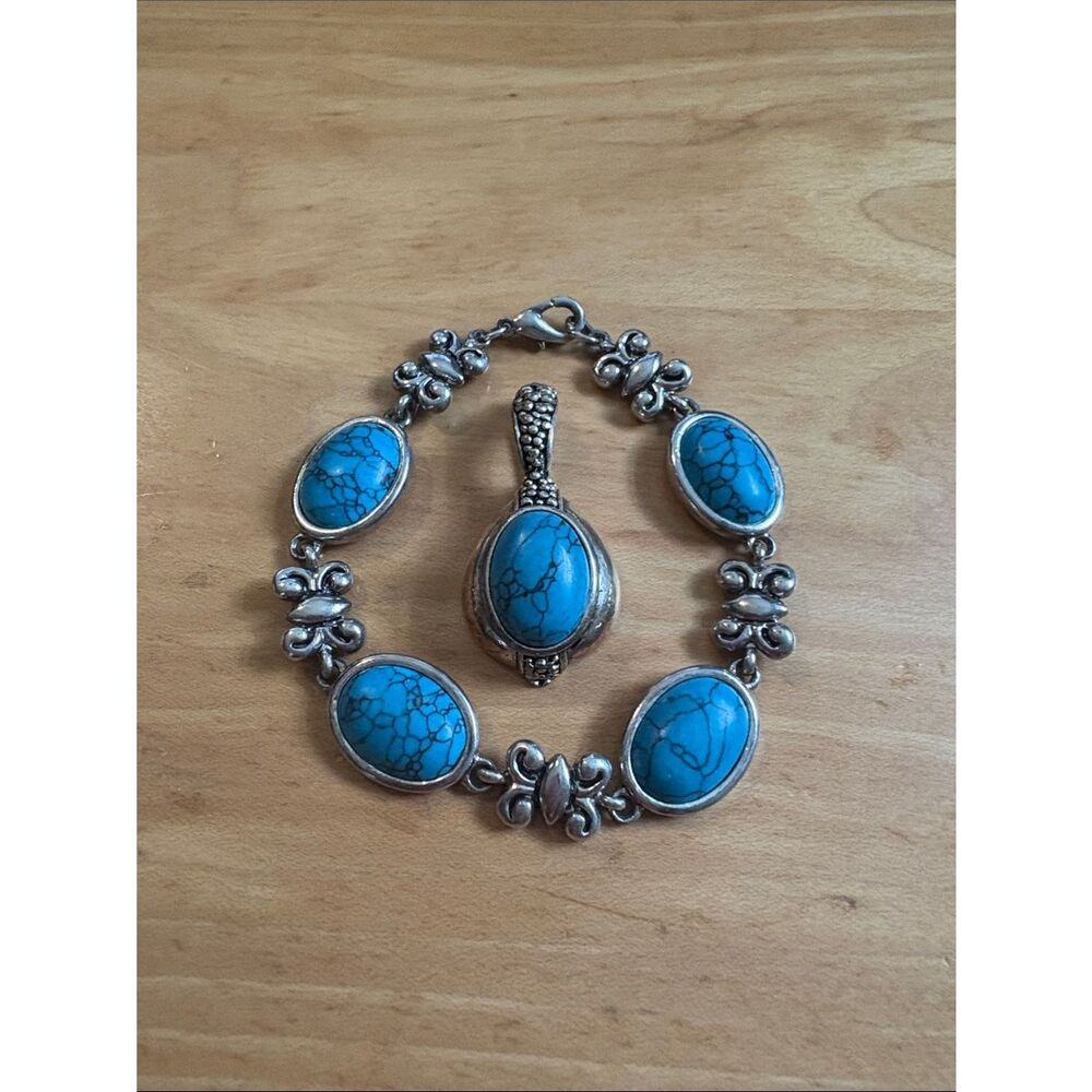 Turquoise Stone Silver Bracelet and Pendant Set - Blue